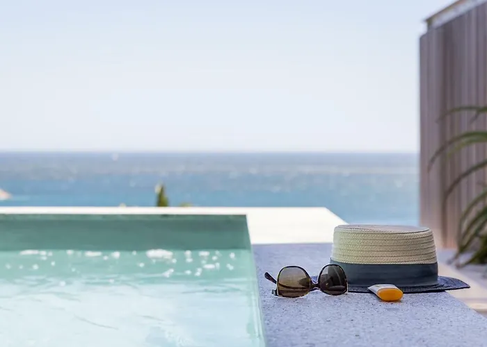 Waters Edge 4 - Luxury Villa